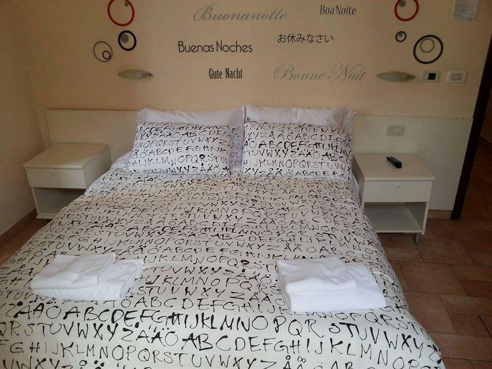 Bubbles Rooms Рим Екстер'єр фото